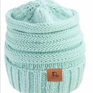 Soft chunky knit slouchy beanie- teal/light green
